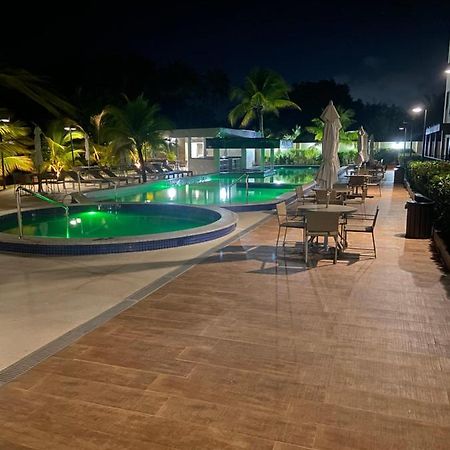 Flat Em Guarajuba Com Excelente Estrutura Apartment Exterior foto